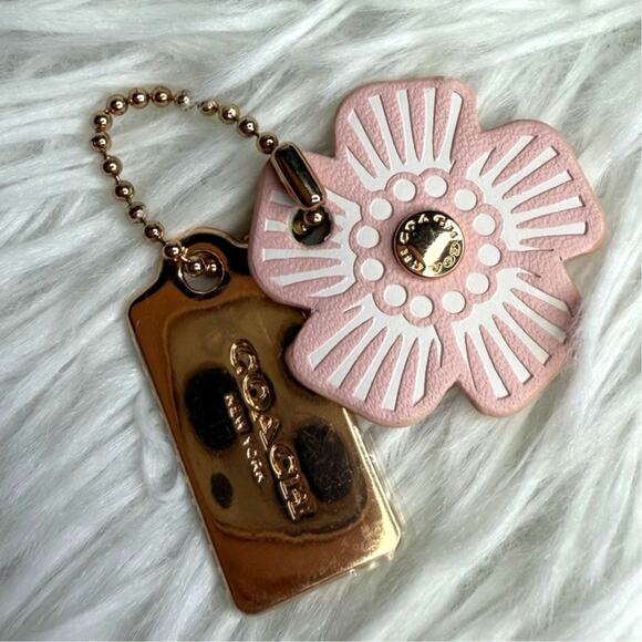 COACH Gold Tea Rose Flower Floral Bag Charm Hang Tag - Picture 1 of 3